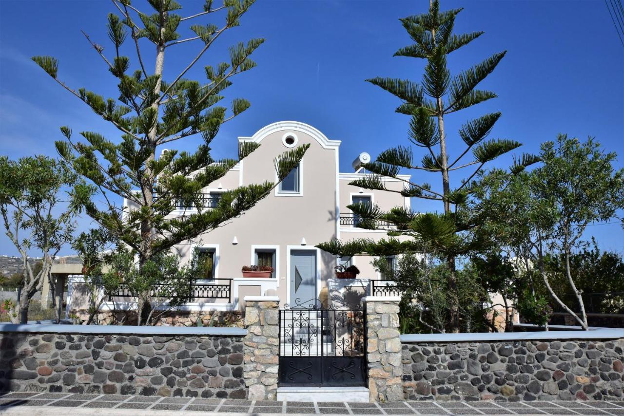 Villa Serene Kamári Esterno foto